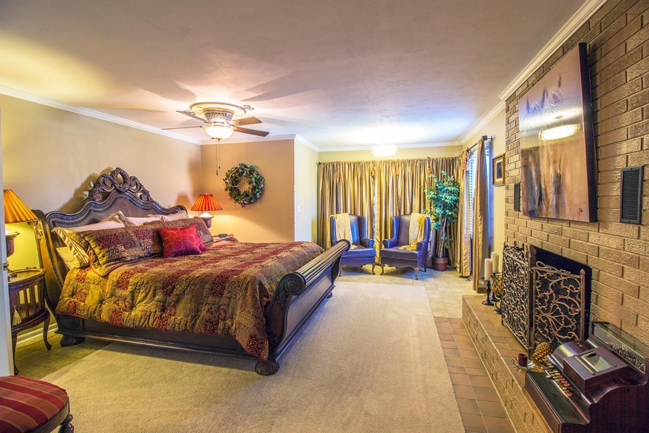 The Foxtrot Inn Ava Стая снимка